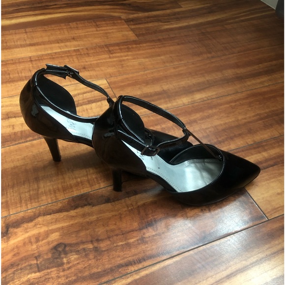 Heel’s - Picture 6 of 13